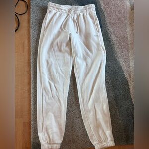 Aritzia TNA Sweatpants